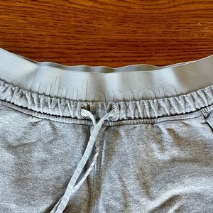 Lululemon Refreshed Routine Jogger - Grey - Size 4